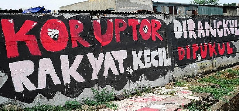 Mural Bertulisan â€œKoruptor Dirangkul, Rakyat Kecil Dipukulâ€ Muncul di Bintaro Jaksel