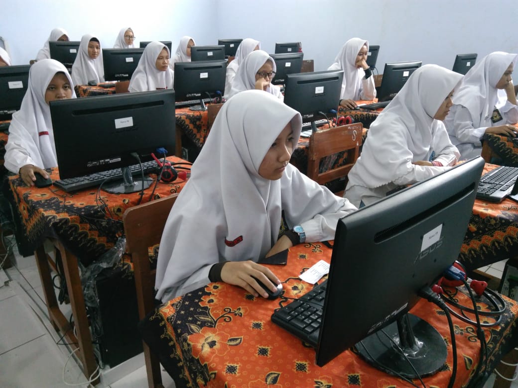Meningkatkan Kemampuan dengan Tryout Online Bahasa Inggris UNBK