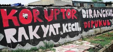 Mural Bertulisan “Koruptor Dirangkul, Rakyat Kecil Dipukul” Muncul di Bintaro Jaksel