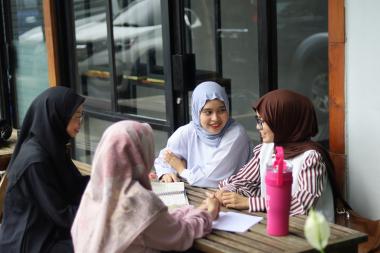 Bisa Nggak Sih Kuliah Sambil Nongkrong Tetap Produktif?