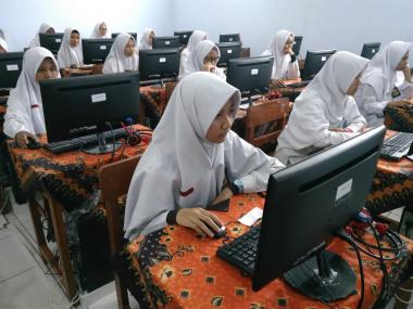 Meningkatkan Kemampuan dengan Tryout Online Bahasa Inggris UNBK