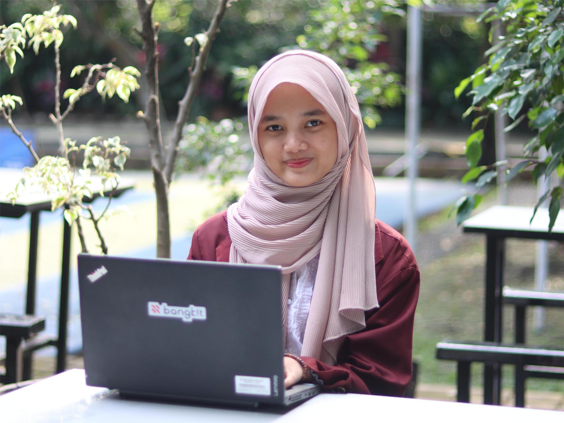 Biaya Pendidikan Kelas Reguler dan Non Reguler Per Semester Sekitar 5 Juta Untuk Jurusan Digital Bisnis Serta Info Beasiswa Kuliah