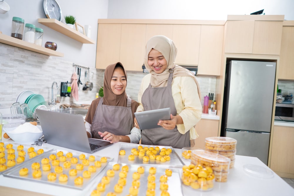 Strategi Efektif Promosi Kuliner dengan Konten Harian Sosmed di Rajakomen.com