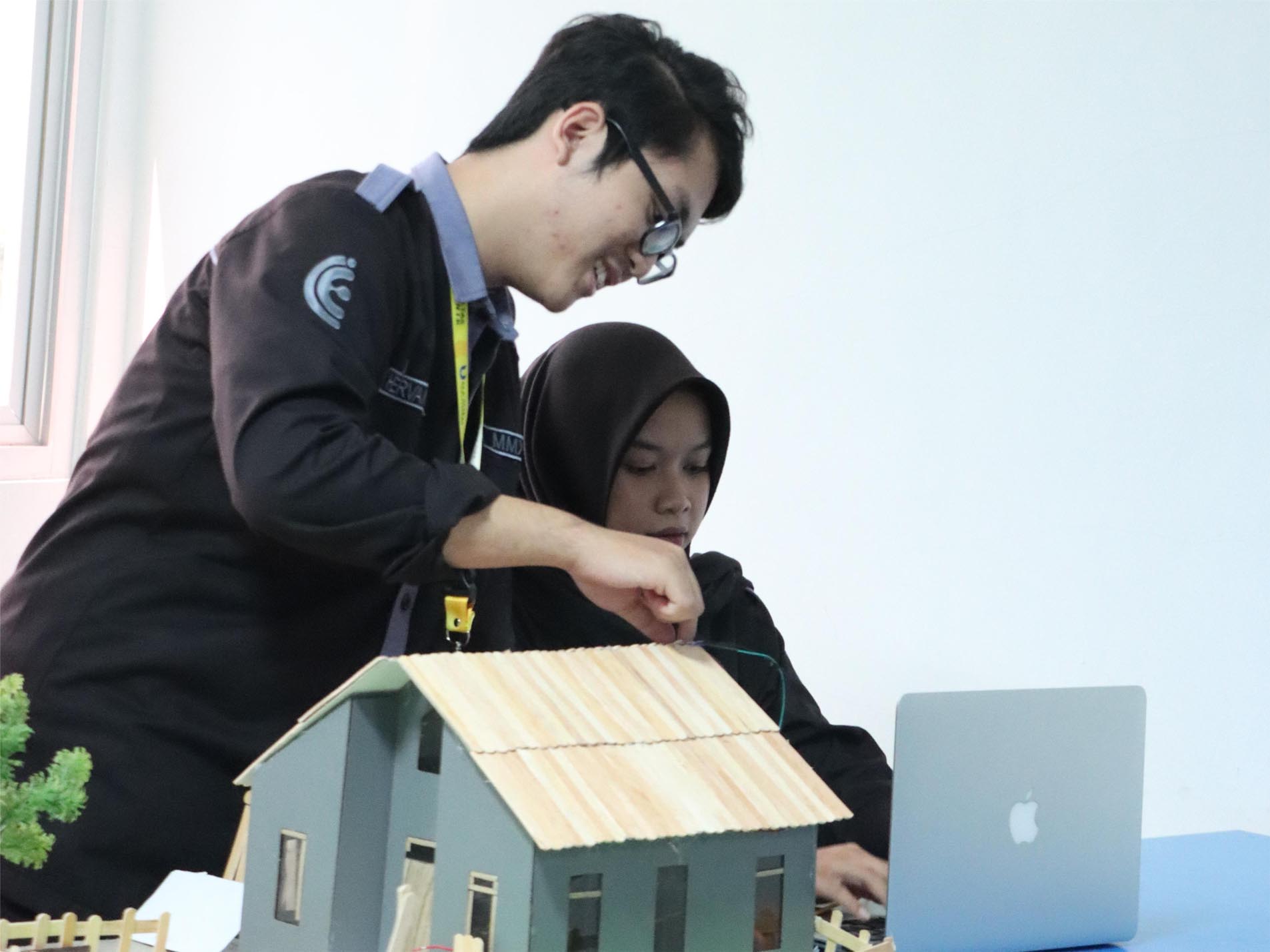 Kenapa Gelar Sarjana Jurusan Teknik Industri Sangat Dihargai di Dunia Kerja Modern?