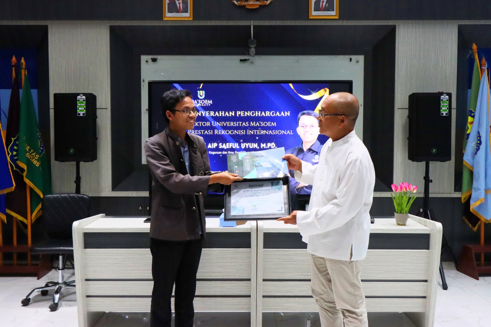 Prestasi Internasional Dosen Al Masoem Raih Penghargaan Bergengsi Asian College Of Teacher Berikut Dosen Berprestasi Al Ma'soem