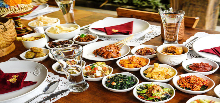 Mengecap Kuliner Tradisional Bali di Ubud Food Festival