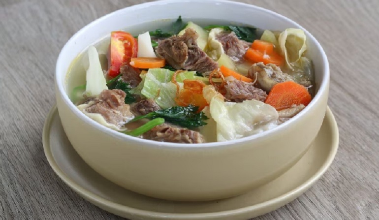 Sup Daging Berempah Bisa Tetap Ringan, Bukan Beraroma “Obat”
